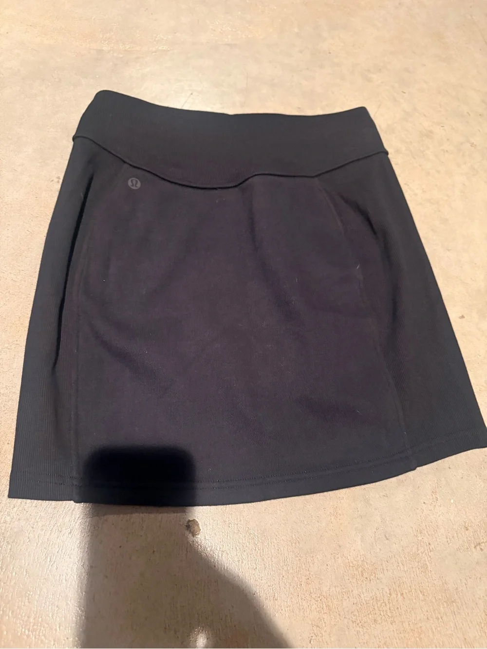LULULEMON Scuba HR Black Stretch Mini Skirt